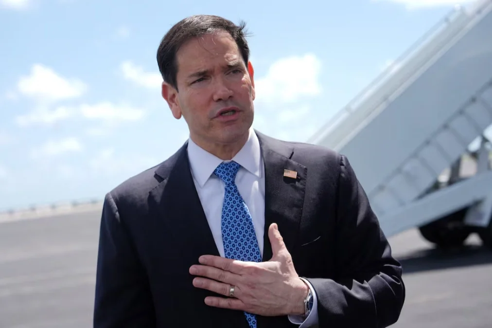 Marco Rubio confirmó que Cuba aceptó la ayuda de EEUU y llamó “fugitivo” al ex dictador Raúl Castro
