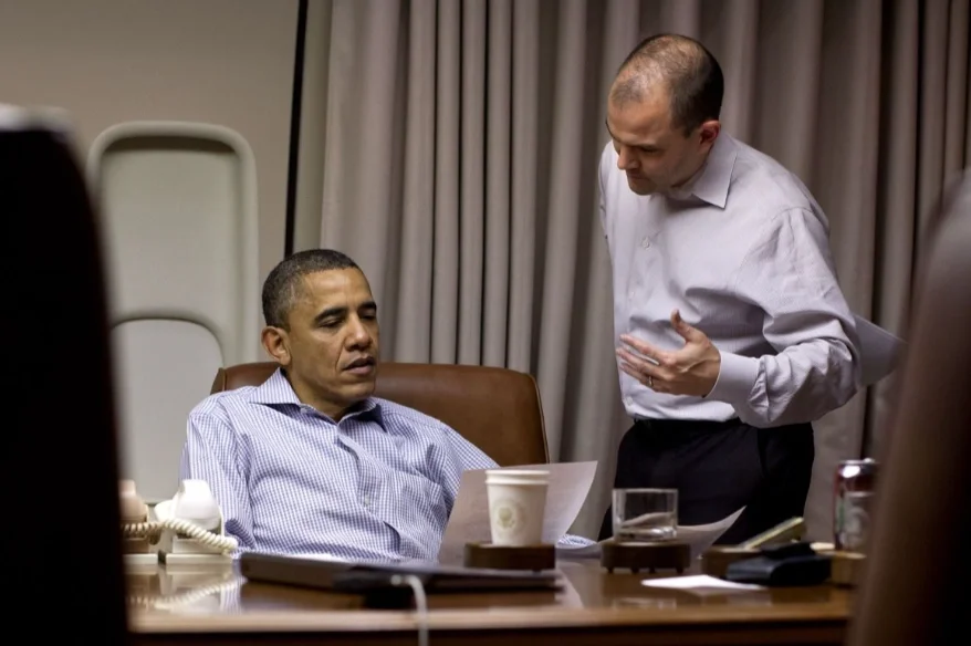 En plena caída libre del régimen cubano, el ex asesor de Seguridad Nacional de Obama salió a respaldar al castrismo