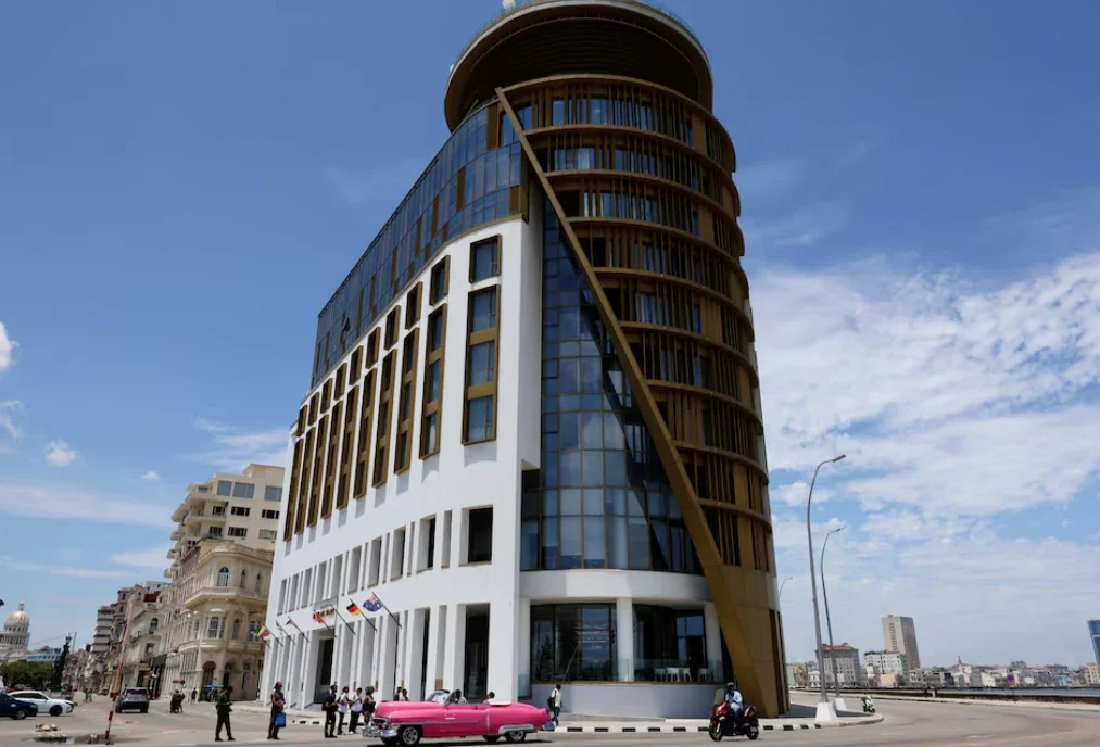 US sanctions accelerate the exit of foreign companies and strike the Cuban regime.