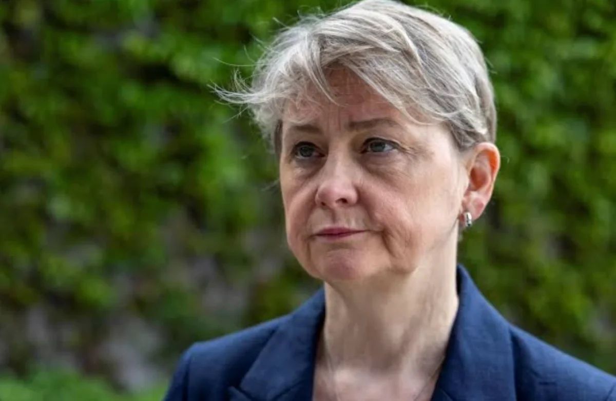 Yvette Cooper emerge como una alternativa de experiencia