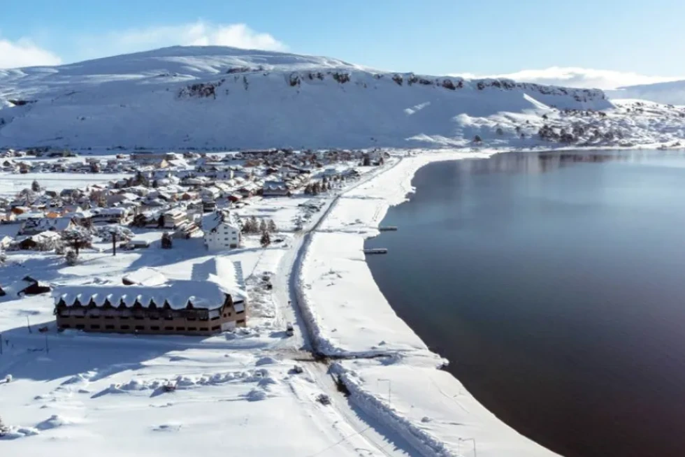 Caviahue-Copahue, el destino de Neuquén que combina nieve, esquí y termas en un entorno único