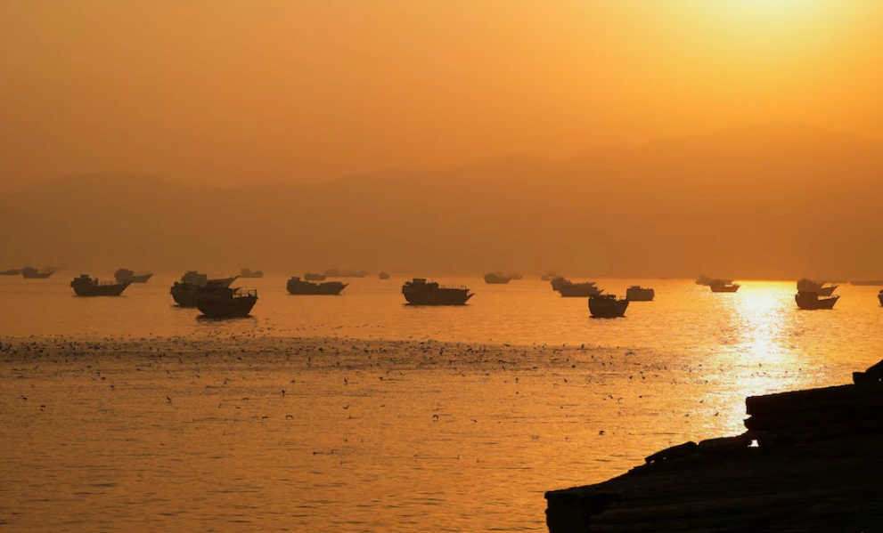 Iran uses the Strait of Hormuz as a bargaining chip