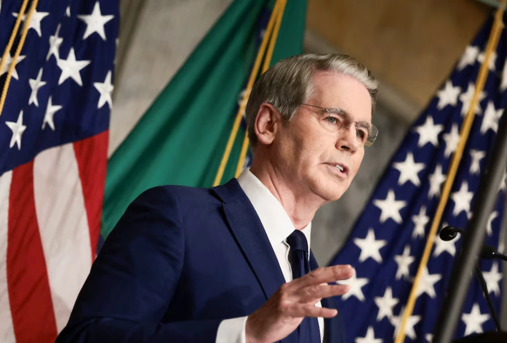Trump toughens economic pressure against Iran
