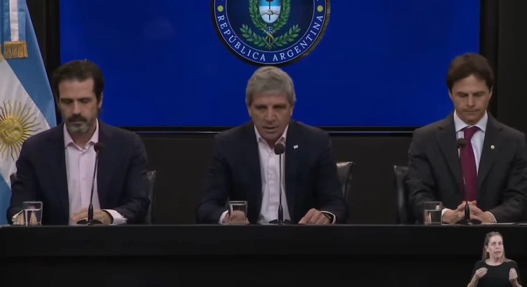 Caputo apuntó al bajo nivel de crédito hipotecario