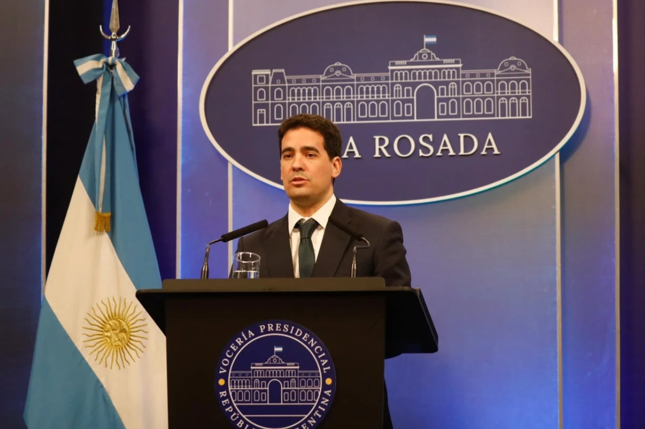 EN VIVO | Adrián Ravier brinda una conferencia de prensa desde Casa Rosada