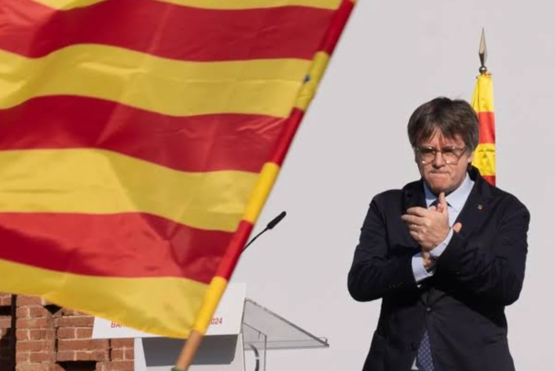 Puigdemont vuelve a quedar fuera de las órdenes de detención justo al comenzar la campaña electoral en España
