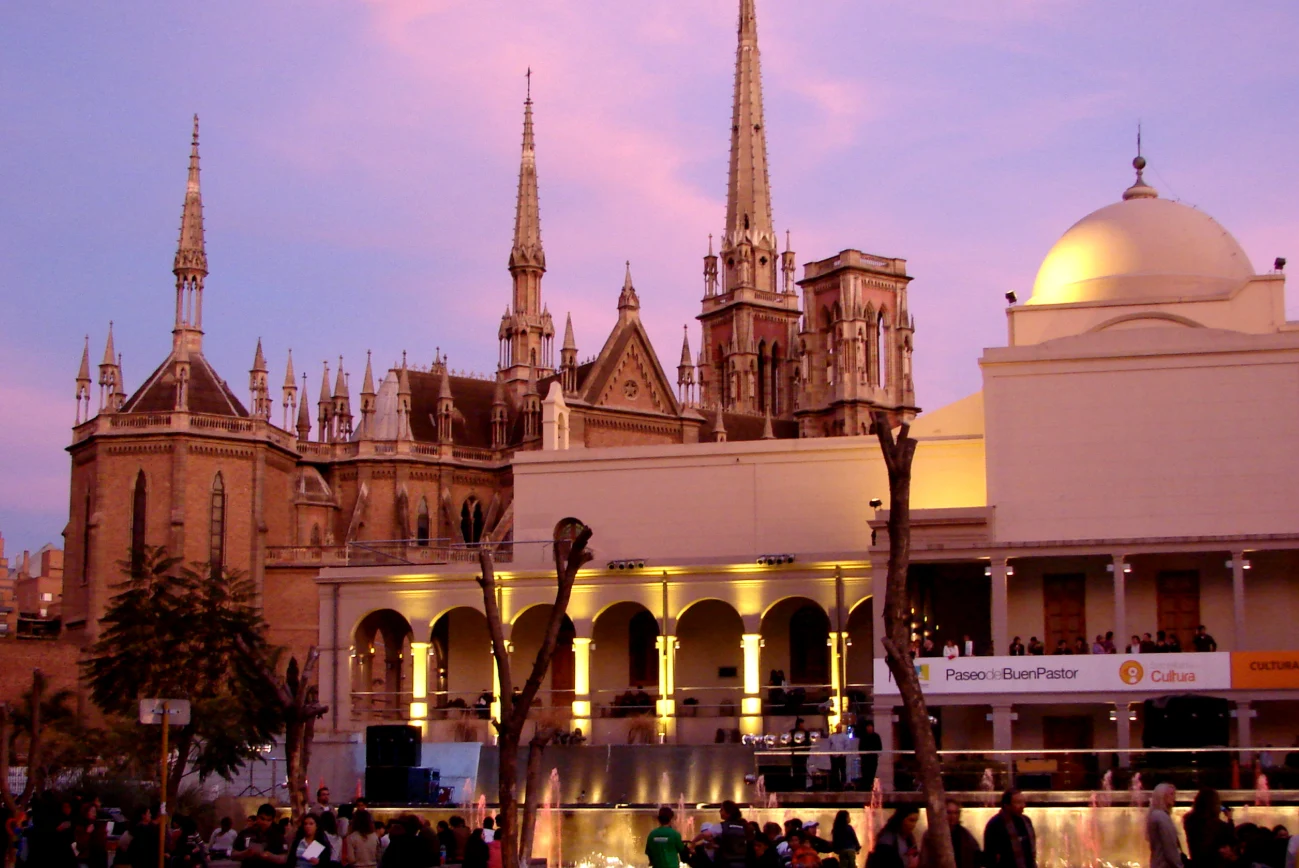 Córdoba capital: mercados, gastronomía y paseos para una escapada urbana