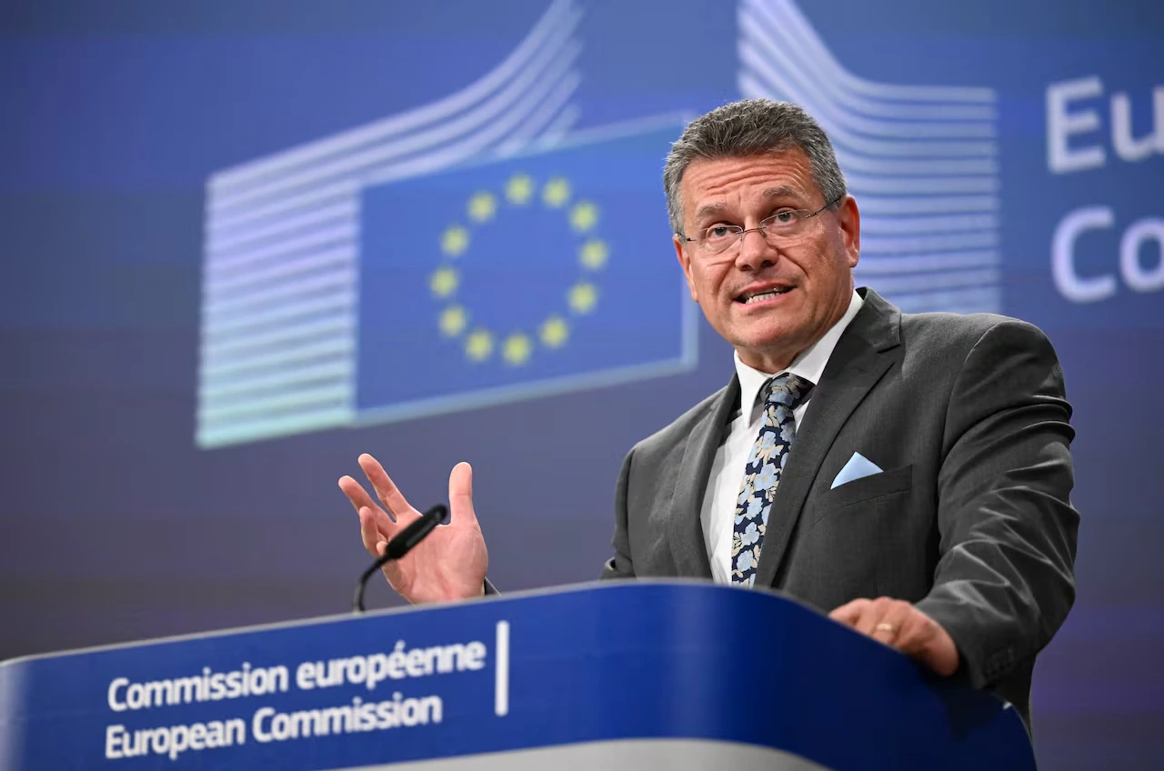 Las autoridades comerciales de la Unión Europea establecieron una fecha de octubre como límite para el análisis de resultados 