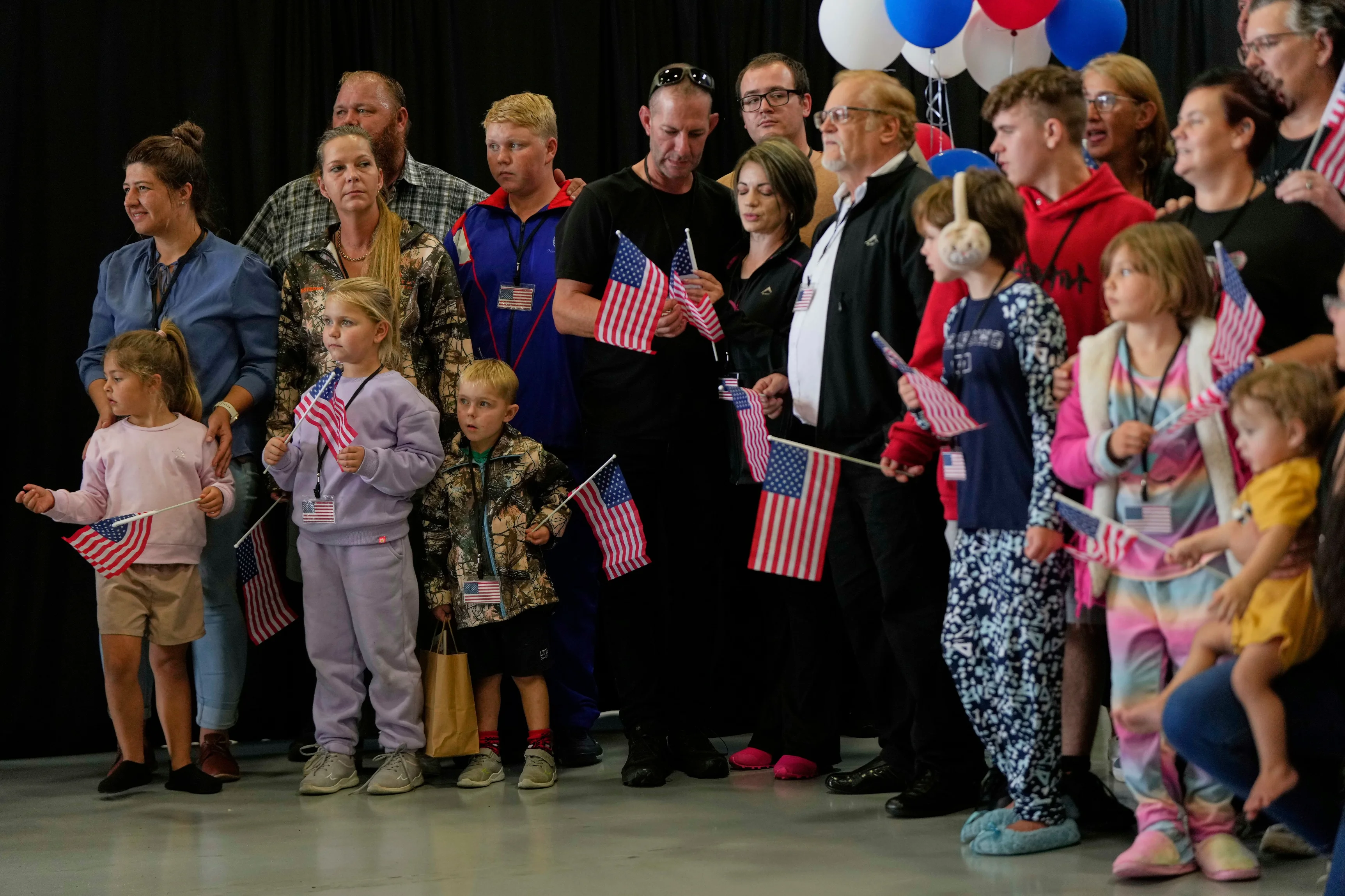 Refugiados blancos aceptados por Trump.