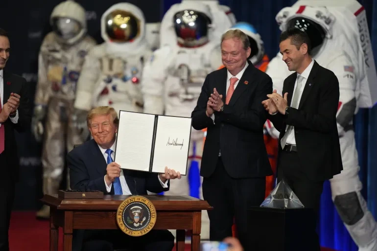 Donald Trump also signed an executive order creating the ''Space Academy'', which will prepare the armed forces for the future challenges of space exploration