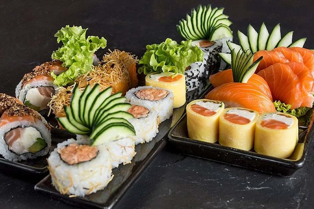 Options with drinks, sushi, and special experiences
