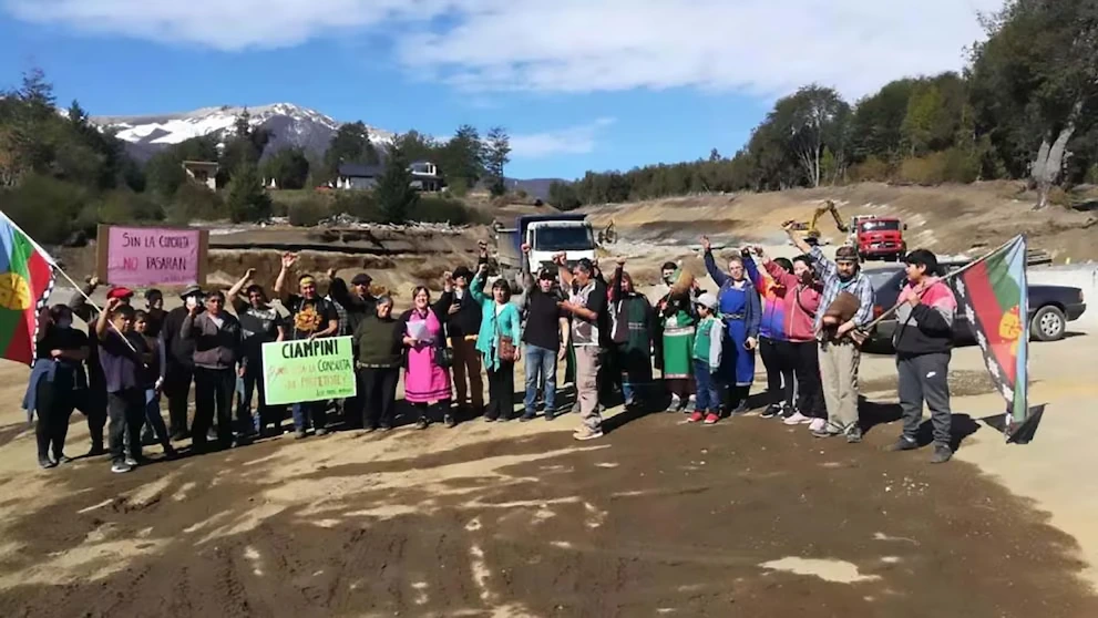 Mapuches se manifestaron frente a los terrenos del deportista