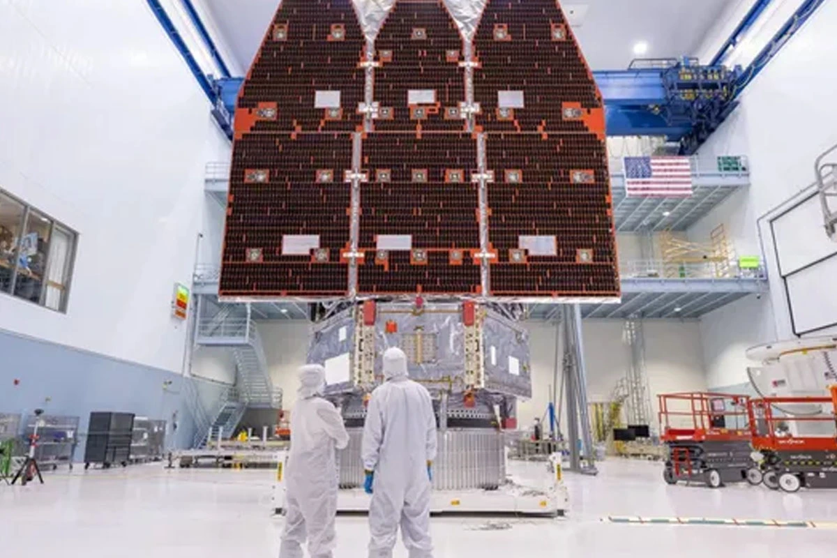 What technology will the new NASA observatory have