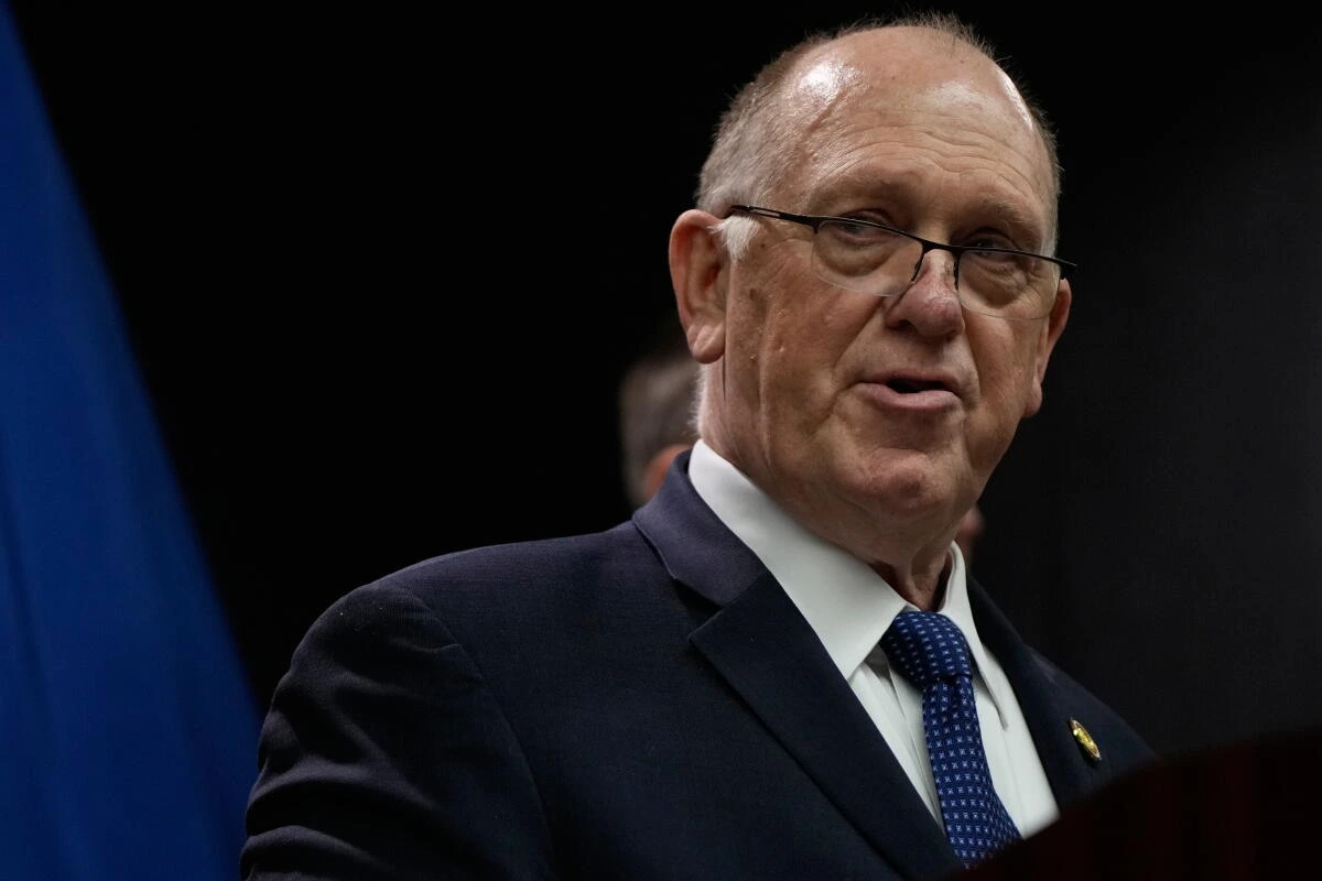 El zar de la frontera del gobierno de Trump destacó que las autoridades federales han construido un caso que podría llevar a la revocación de la ciudadanía de la congresista demócrata