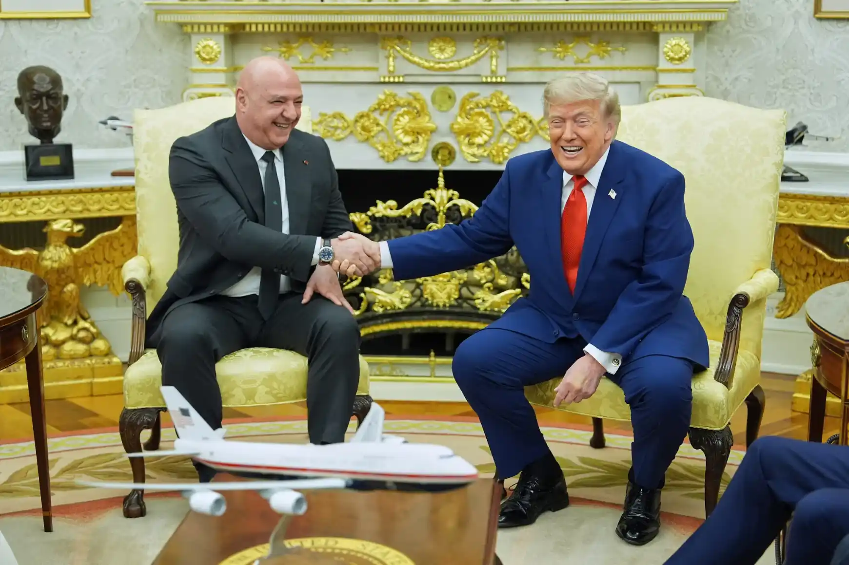El presidente de los Estados Unidos habilitó a las aerolíneas estadounidenses a retomar los vuelos directos con el Líbano