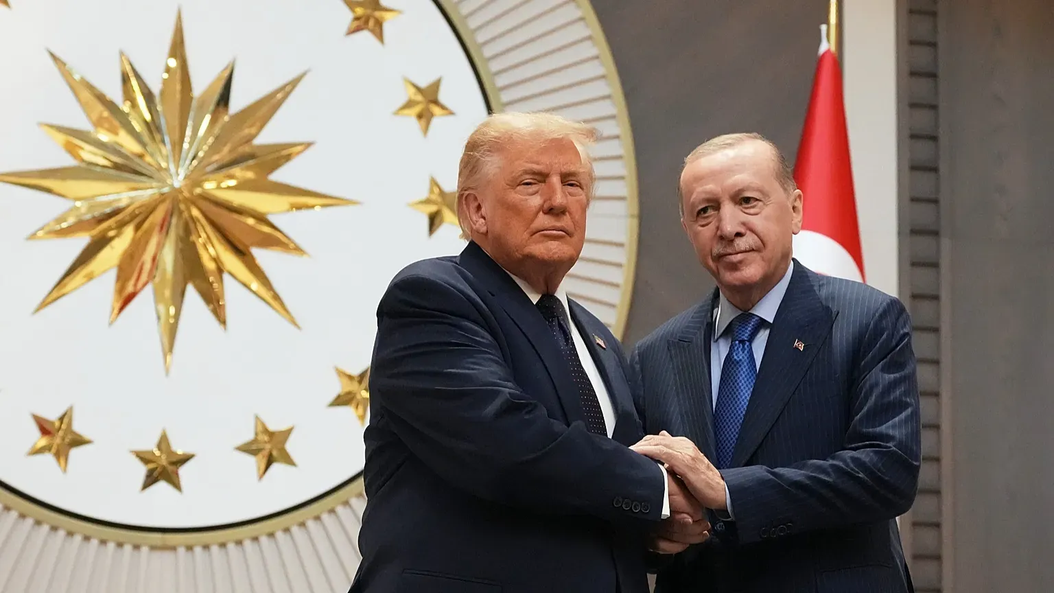 Tras su reunión con Erdogan, el mandatario estadounidense volvió a reclamar a los aliados de la OTAN que asuman una mayor responsabilidad en sus compromisos militares y financieros con la alianza