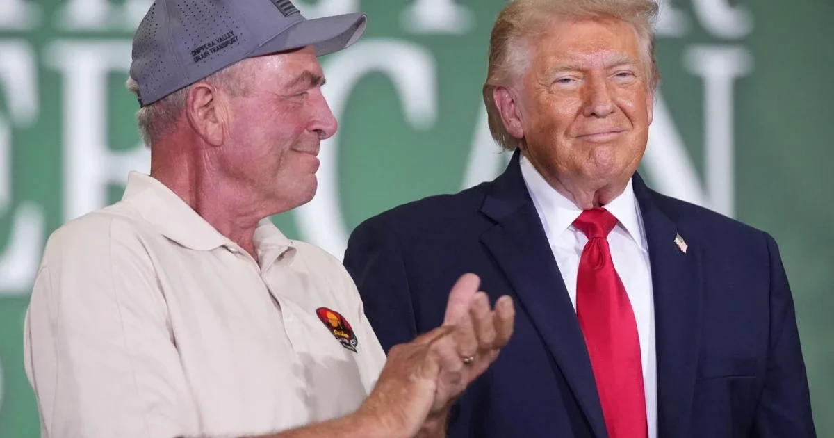 El presidente Trump destacó el aumento de las exportaciones lácteas y defendió la eliminación de regulaciones a autos eléctricos