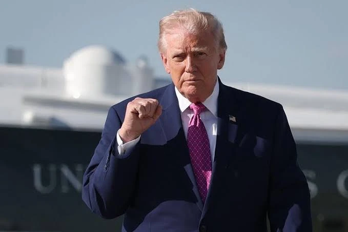 On the other hand, the U.S. president has warned Oman about actions that could hinder negotiations related to the situation in the Strait of Hormuz