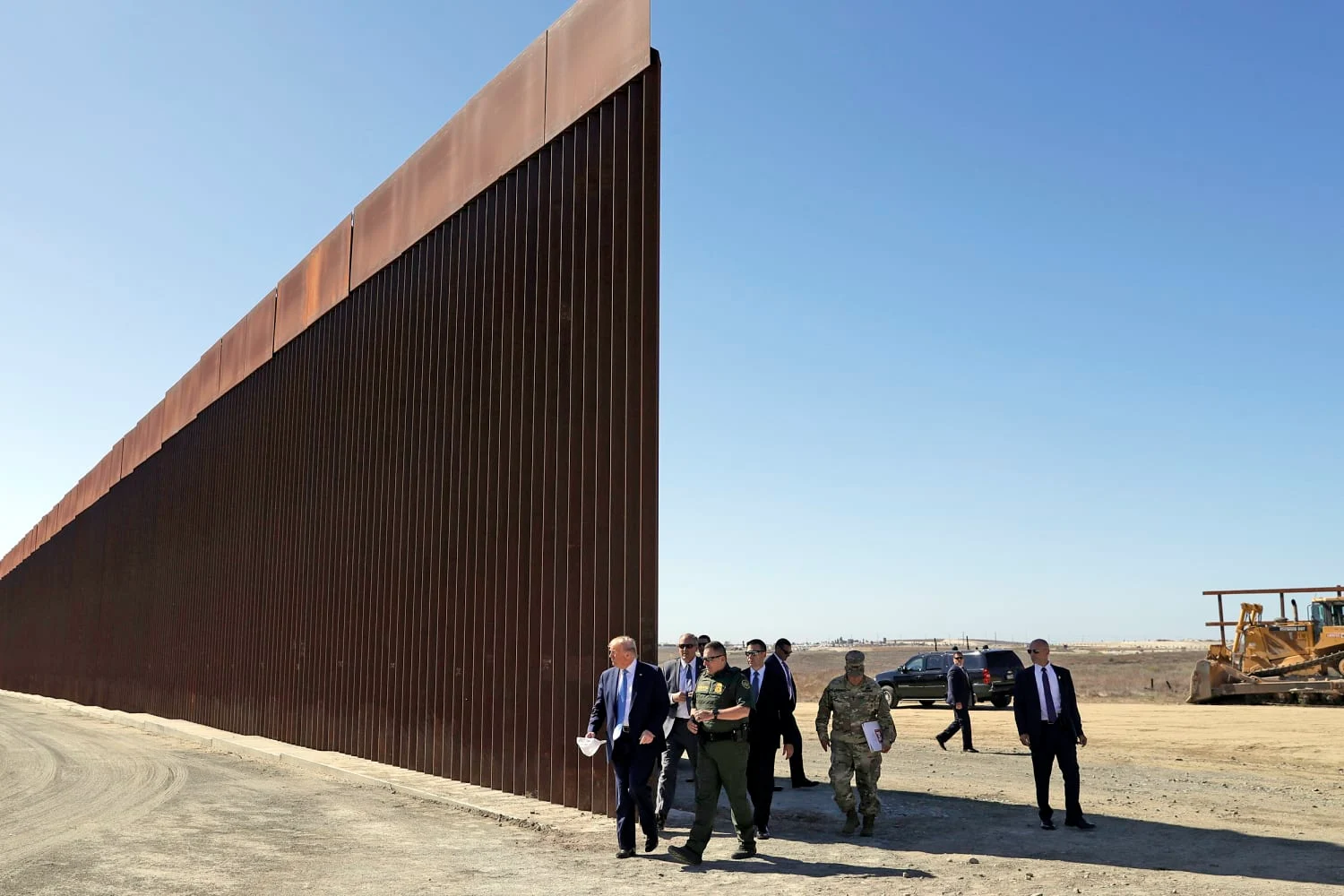 El Departamento de Justicia de los Estados Unidos emitió una nueva opinión que respalda la estrategia de Trump para realizar arrestos a lo largo de la frontera con México