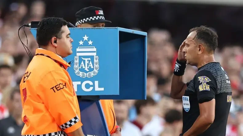 Se vienen cambios en el VAR del fútbol argentino