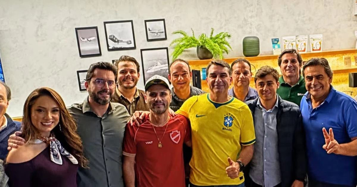 Cleiton Gontijo de Azevedo.