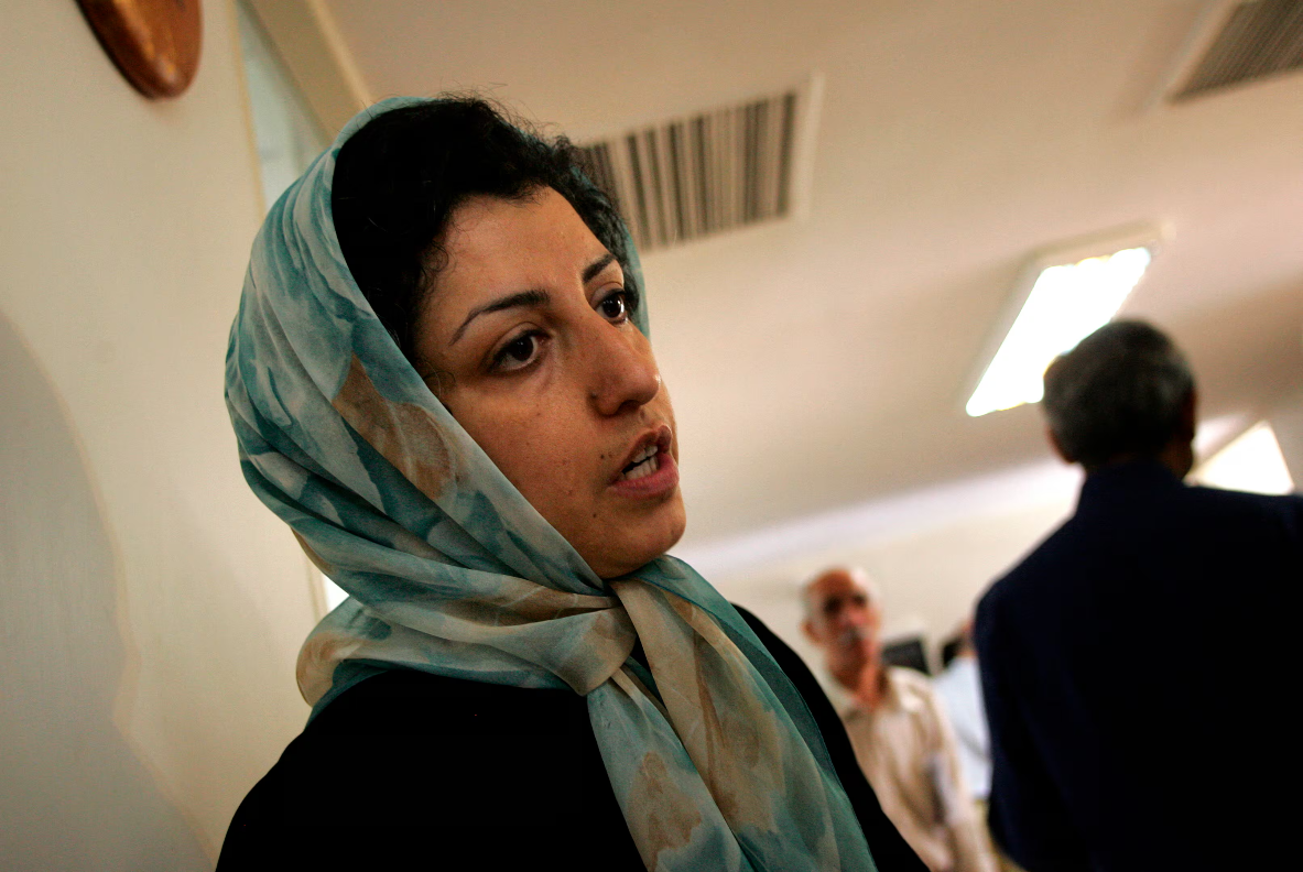 Narges Mohammadi fue detenida cuando asistía a un funeral.