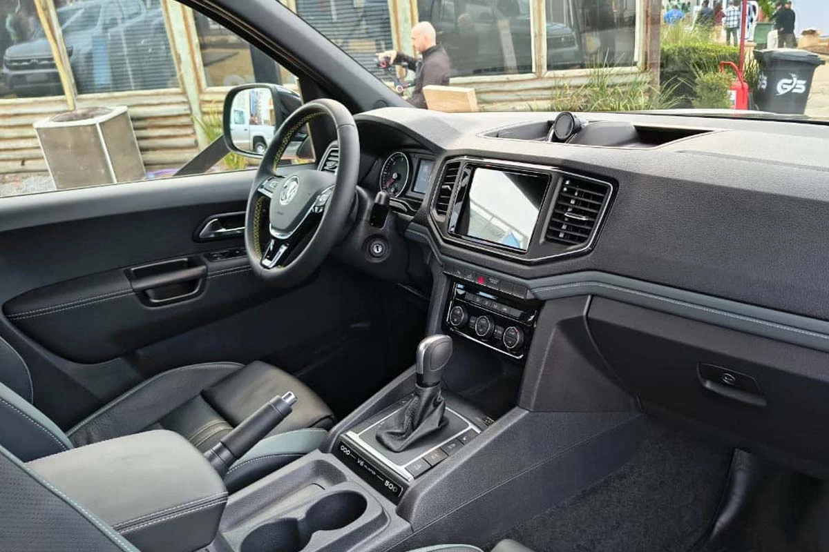 How much does the Volkswagen Amarok V6 Unlimited cost in Argentina