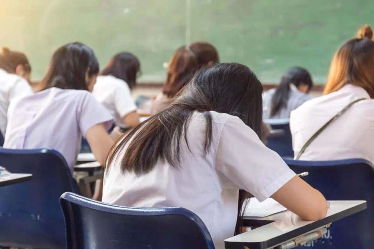 Una de las medidas suspende la causal de cese vinculada con las cuotas escolares impagas