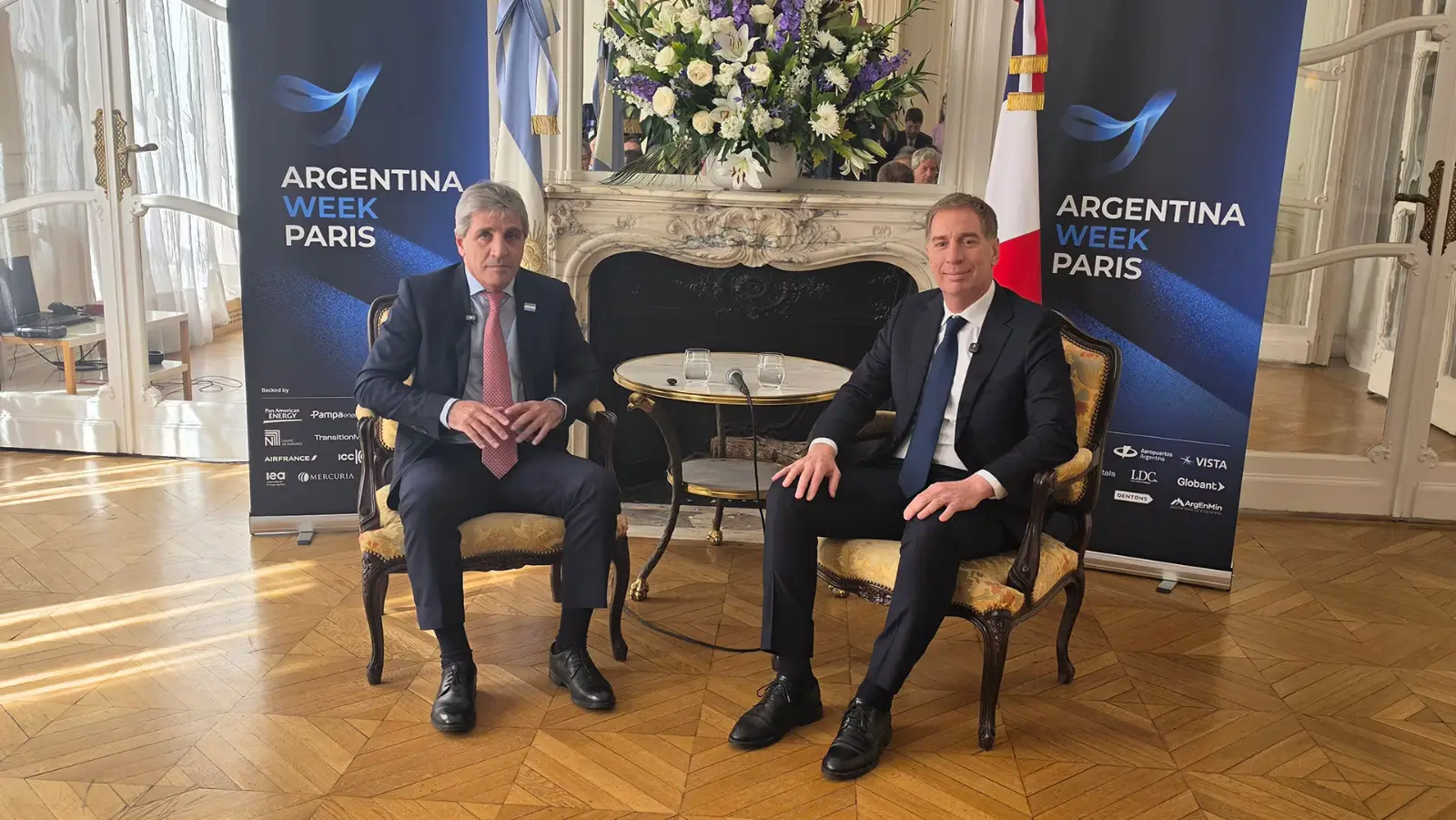 Luis Caputo y Diego Santilli.