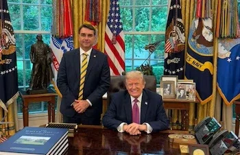 Flavio Bolsonaro fue recibido recientemente por Donald Trump.