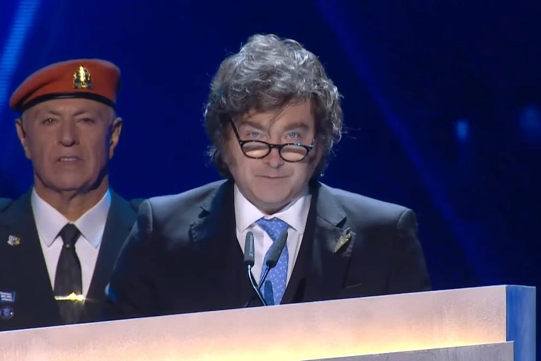 Milei participó del aniversario de la independencia de Israel, cantó “Libre” y encendió una de las antorchas