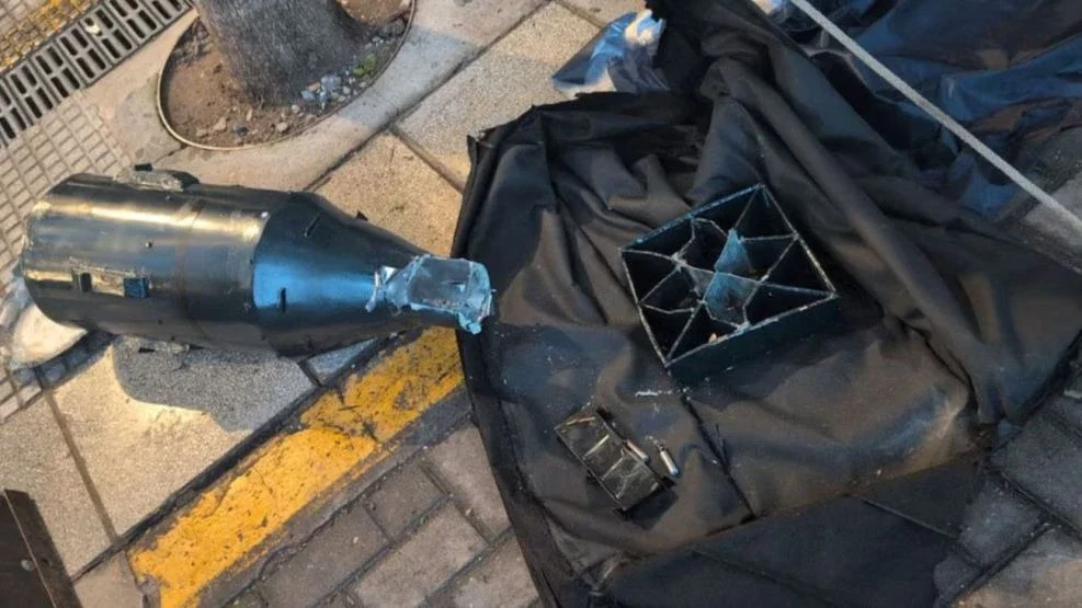 La réplica del bomba.