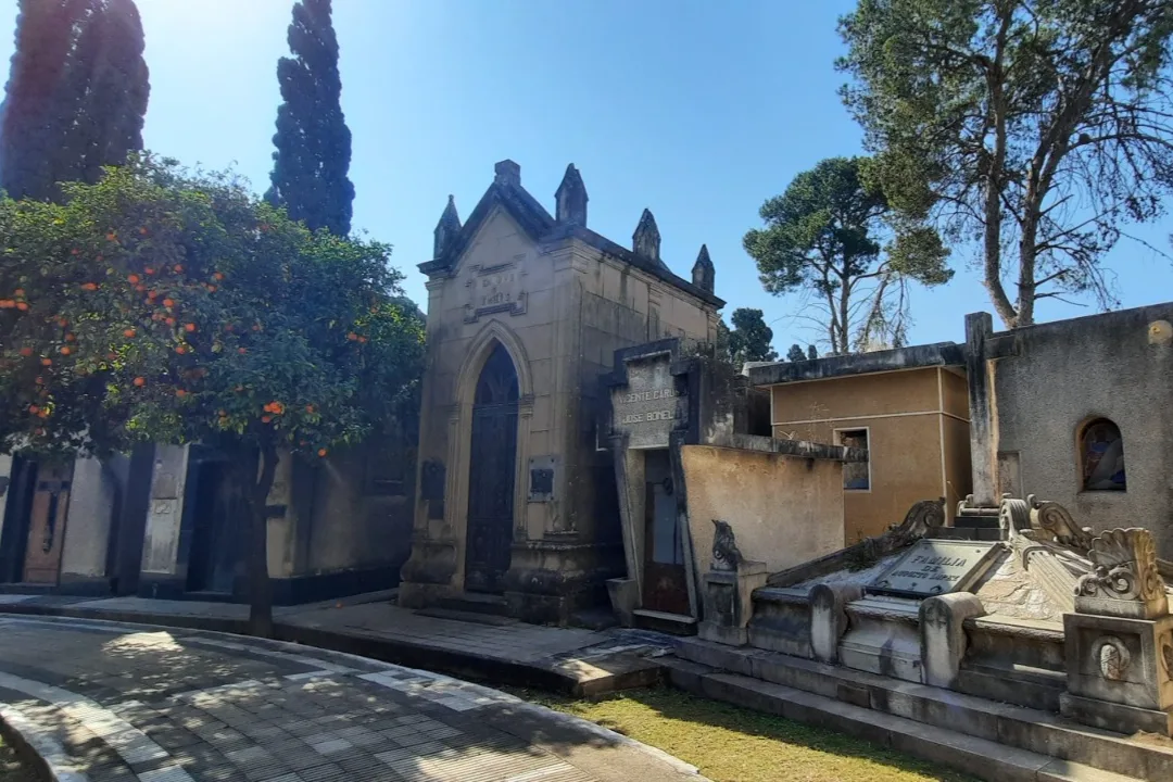 Córdoba lanzó un nuevo circuito turístico para descubrir la historia y el patrimonio de sus cementerios