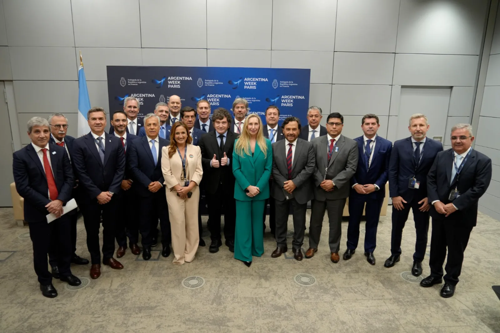 Argentina Week en París: Milei y 13 gobernadores salieron a buscar inversiones