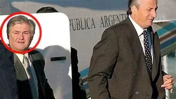 Daniel Muñoz alongside Néstor Kirchner.