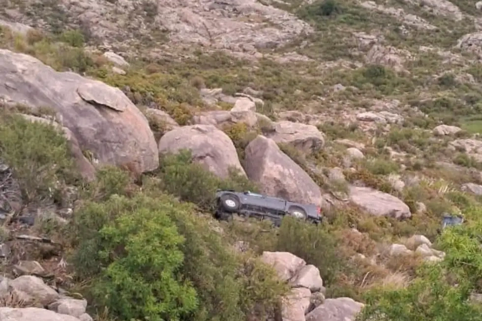 Córdoba: cayó 30 metros por un barranco y fue rescatado por los bomberos en las Altas Cumbres