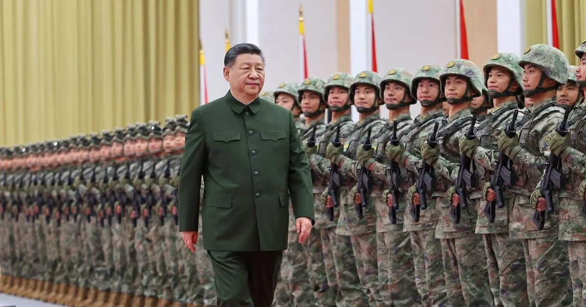 Por otro lado, el régimen comunista de Xi Jinping continúa desarrollando sofisticados sistemas de defensa militar