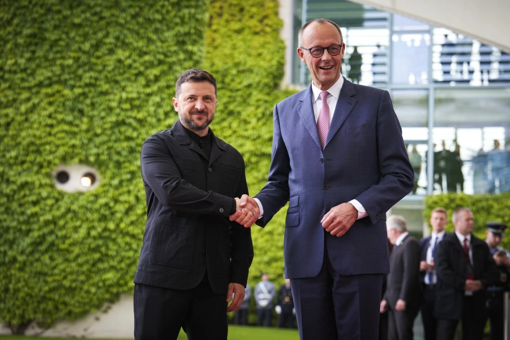 A pesar del incremento en el apoyo militar, Merz instó a Zelenski a trabajar para reducir el flujo migratorio hacia Alemania