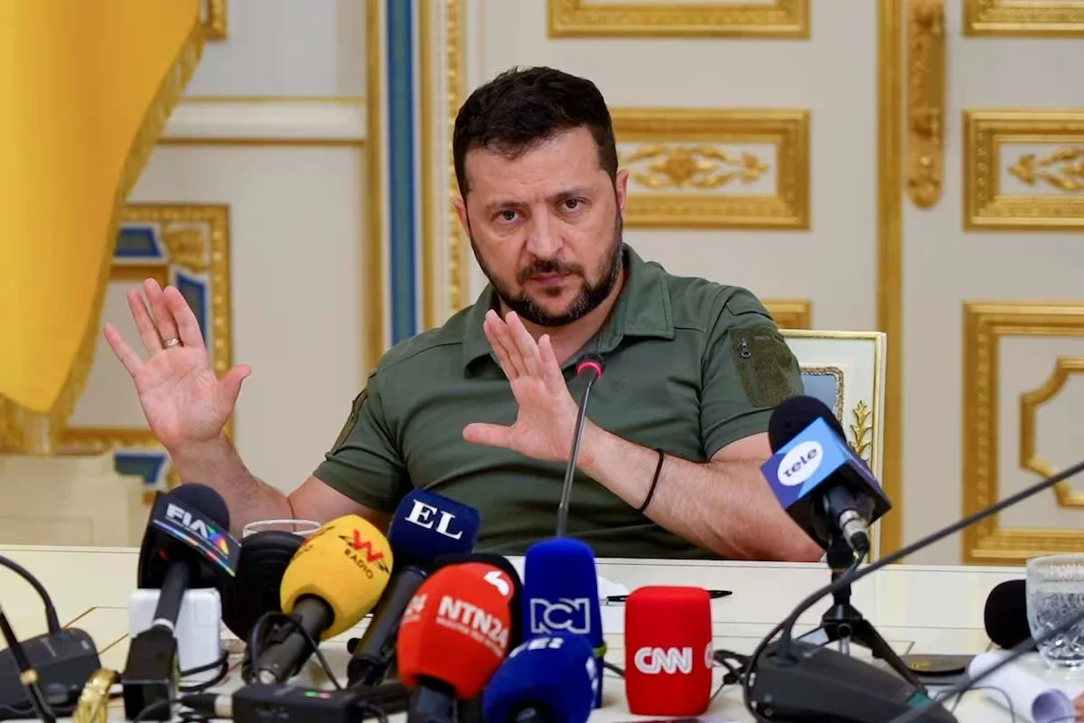 El presidente ucraniano Volodimir Zelenski aseguró que Rusia busca que Minsk amplíe su apoyo a Moscú en la guerra
