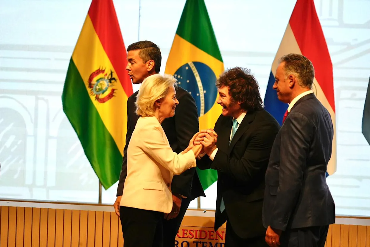 Javier Milei junto Ursula von der Leyen, presidente de la Comisión Europea.