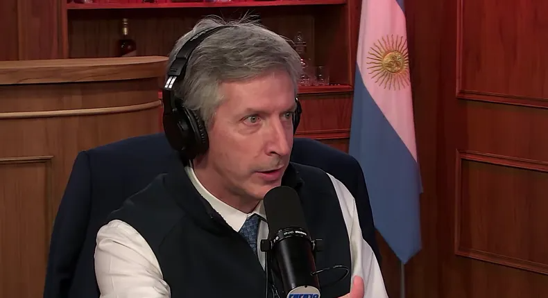 Santiago Bausilli, on the Carajo streaming channel.