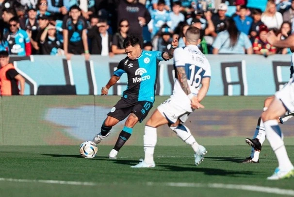 Explicación: según una hincha, a los jugadores de Belgrano "les falta sexo"