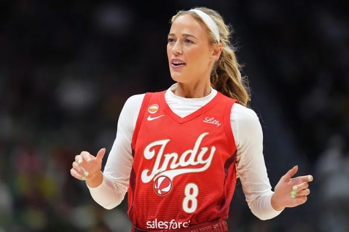 Basketball player Sophie Cunningham defended women in sports and was attacked by the left
