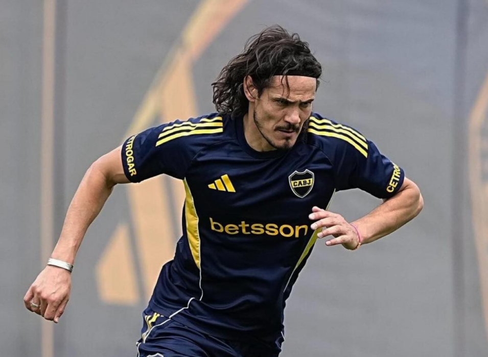 Cavani was able to complete training alongside the rest of the squad.