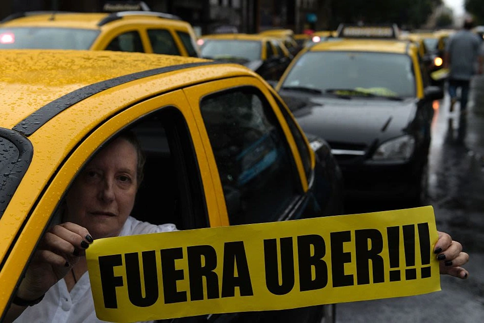 The Buenos Aires Justice ordered greater regulations for Uber, DiDi and Cabify after a request from taxi drivers