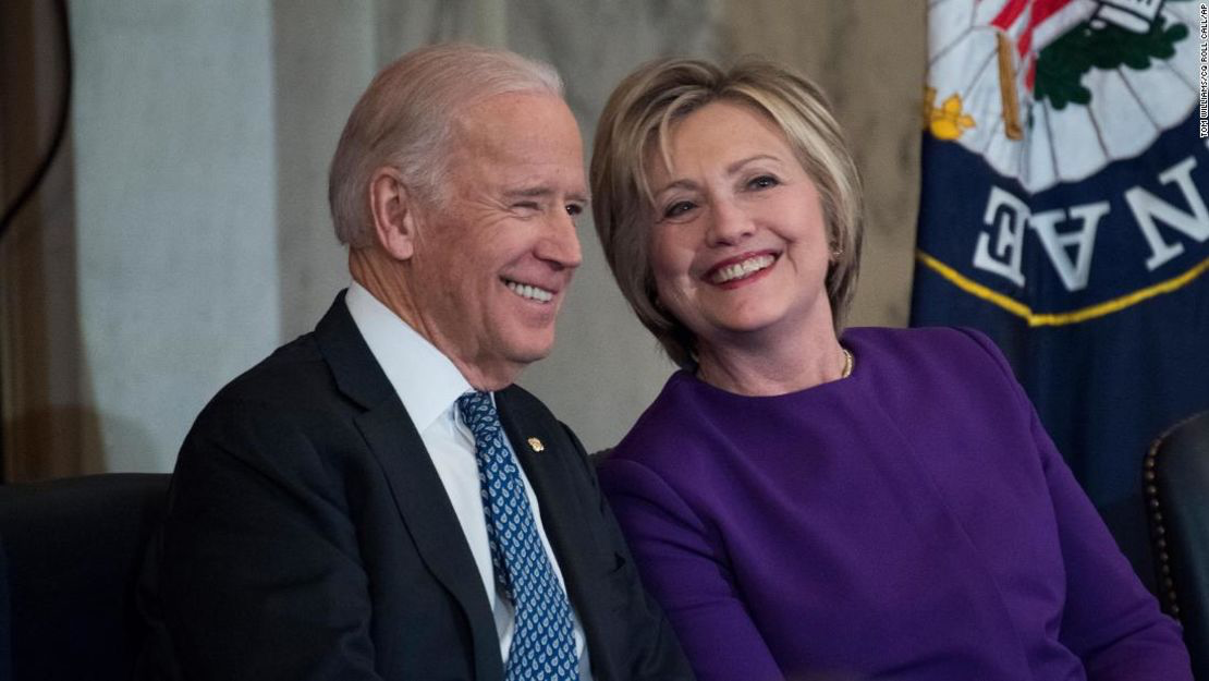 Trump los destruyó: Hillary Clinton destrozó a Biden y lo acusó de ser la cara de la derrota demócrata en 2024