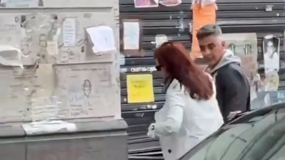 Cristina Kirchner yendo al dentista