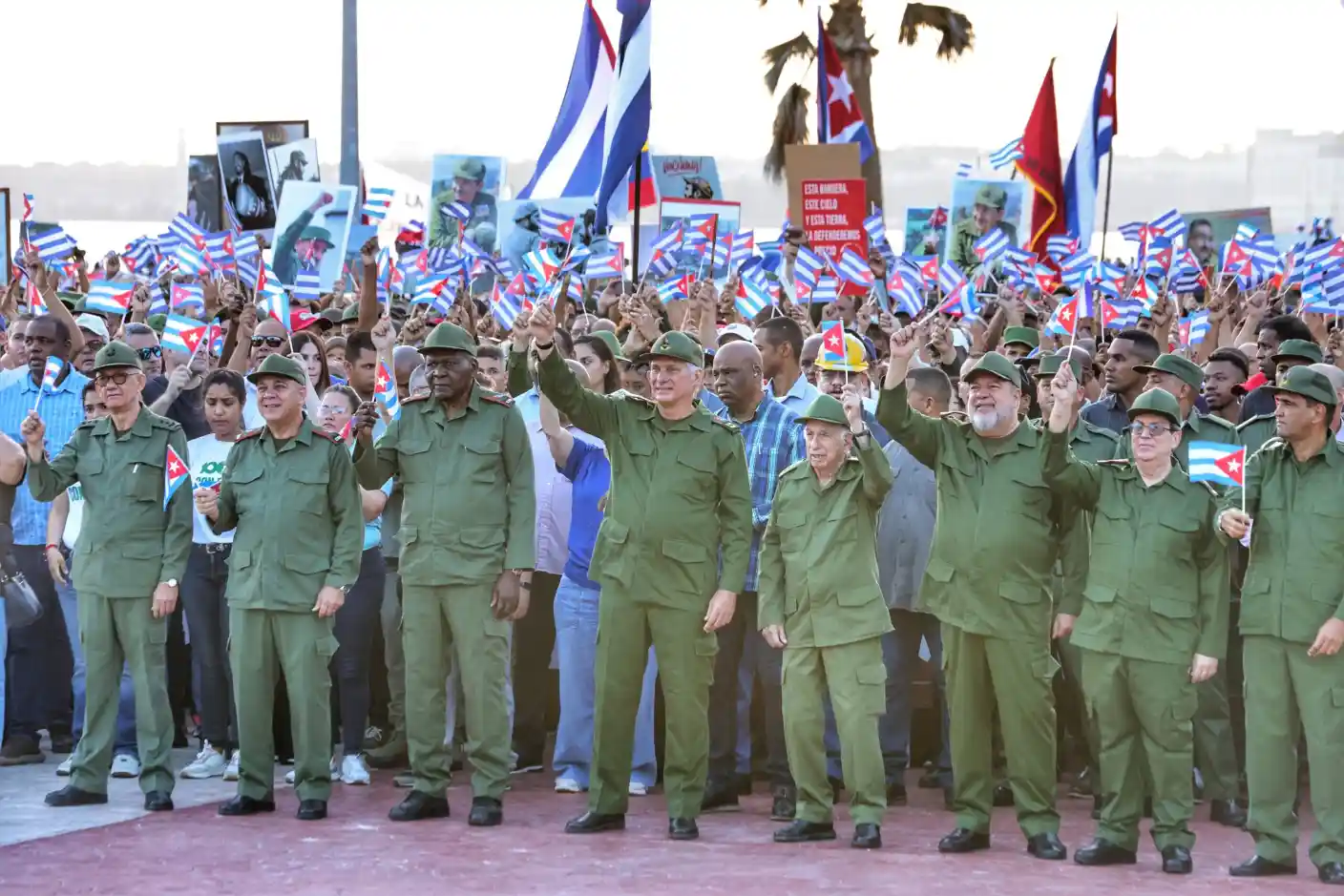 Officials of the Cuban dictatorship, including the dictator Díaz-Canel.