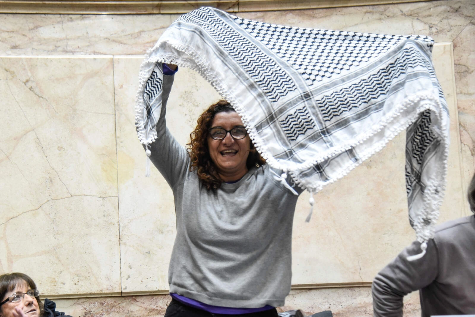 La comunista Vanina Biasi ha dado conferencias en Irak contra el Estado de Israel.