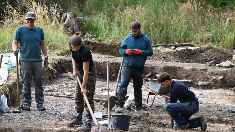 Arqueólogos trabajando en el lugar del hallazgo 